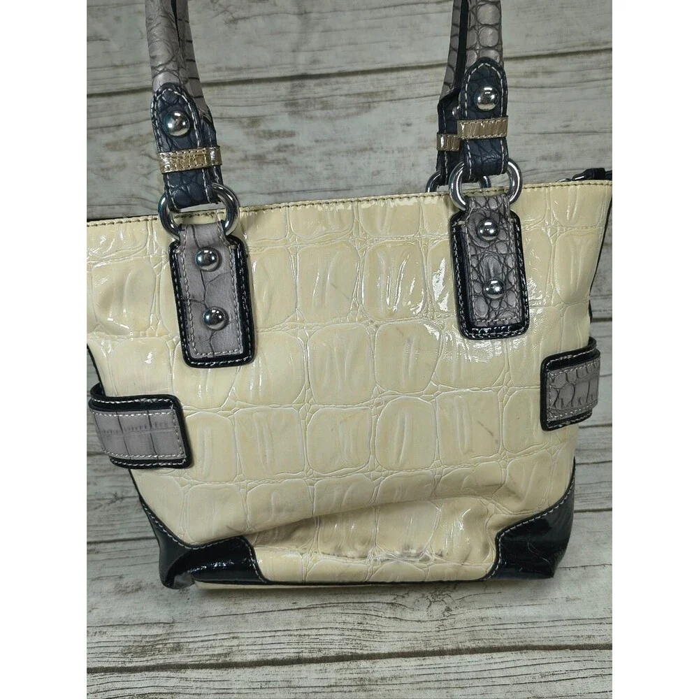 Vintage Guess Patent Flower Applique Handbag